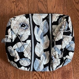 Vera bradley makeup bag